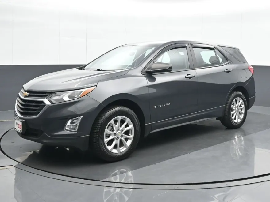 2021 Chevrolet Equinox LS photo 1