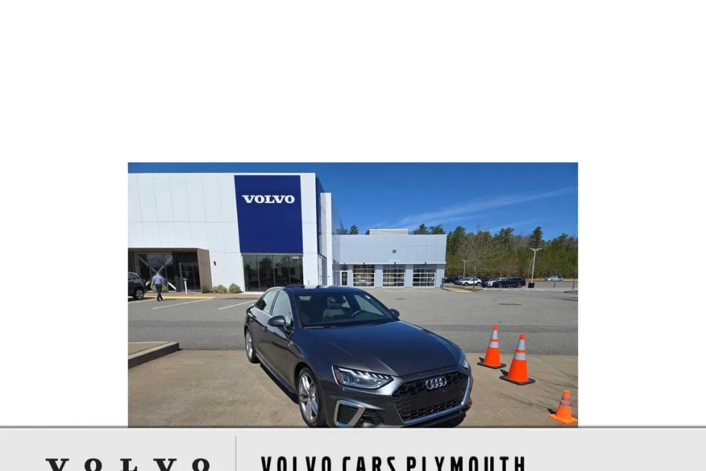 2023 Audi A4 45 S line Premium Plus photo 1