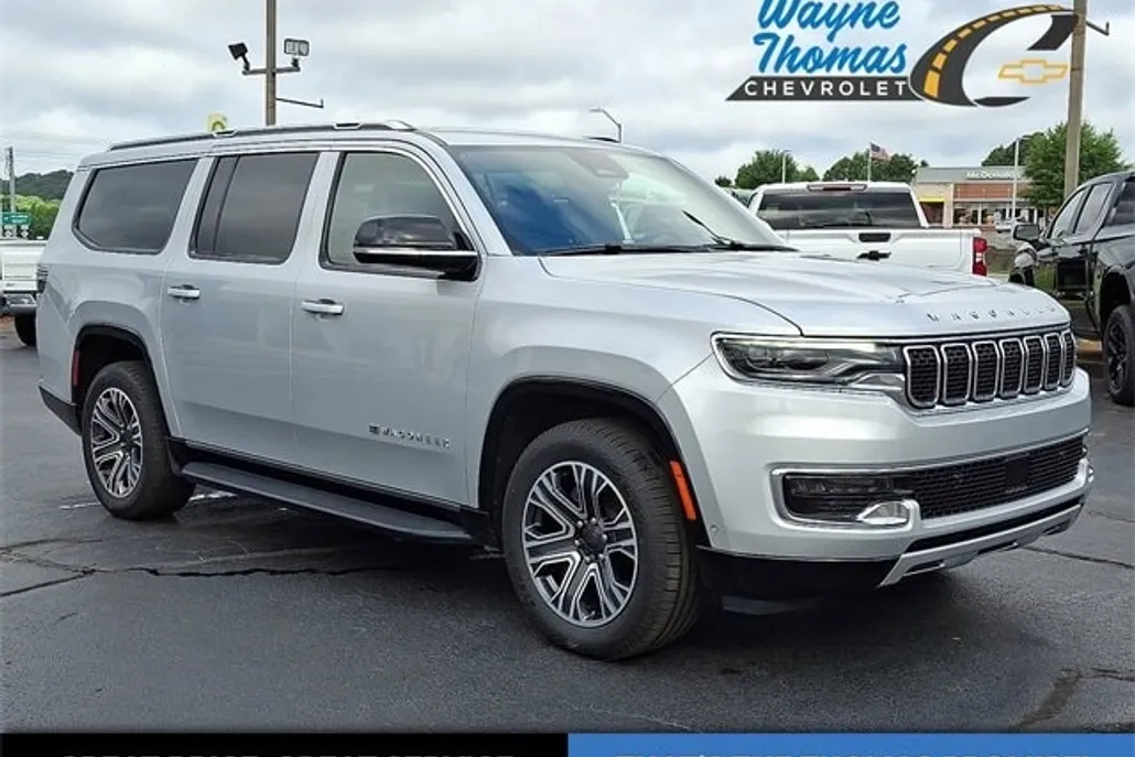 2024 Jeep Wagoneer L Series II photo 1