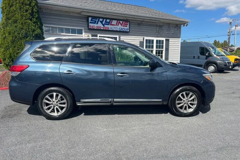 2014 Nissan Pathfinder SL photo 1