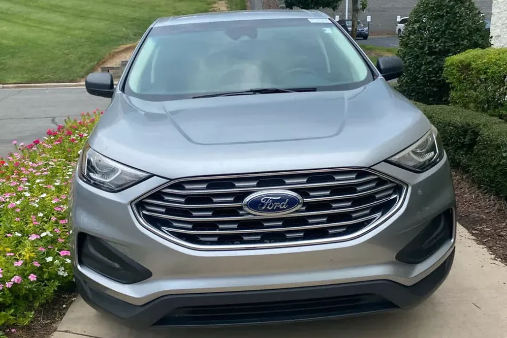 2020 Ford Edge SE photo 1