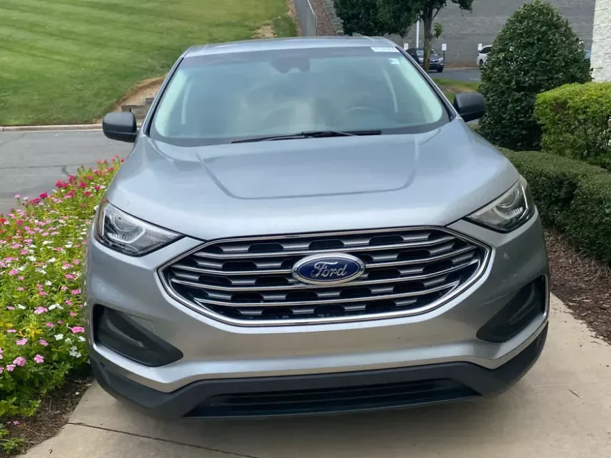 2020 Ford Edge SE photo 1