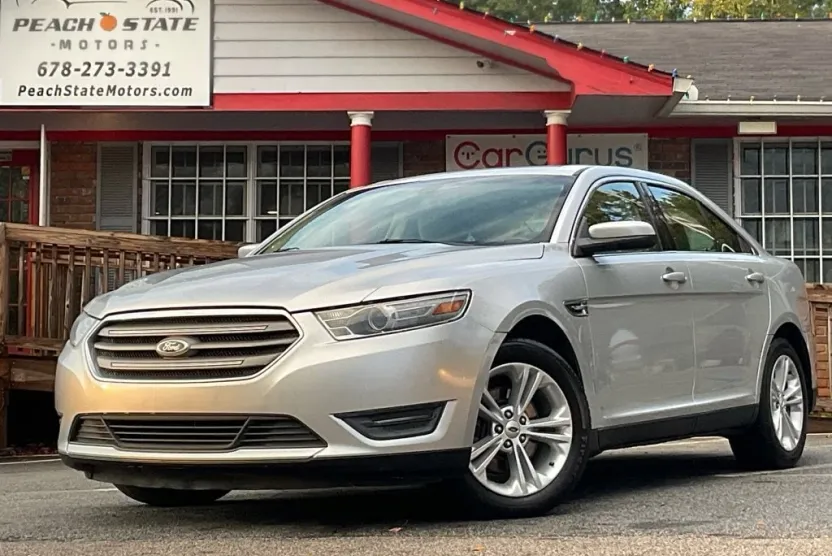 2013 Ford Taurus SEL photo 1