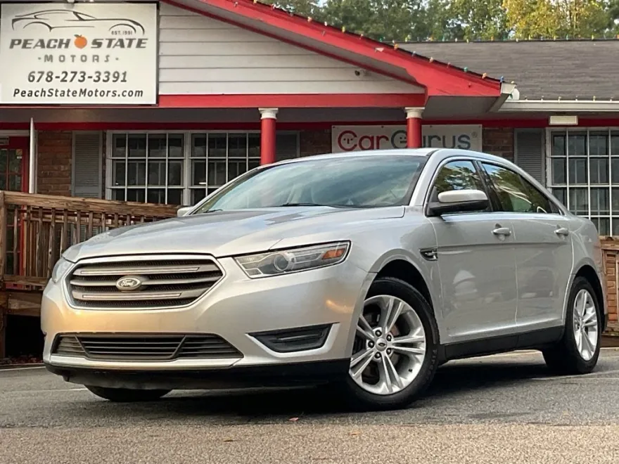 2013 Ford Taurus SEL photo 1