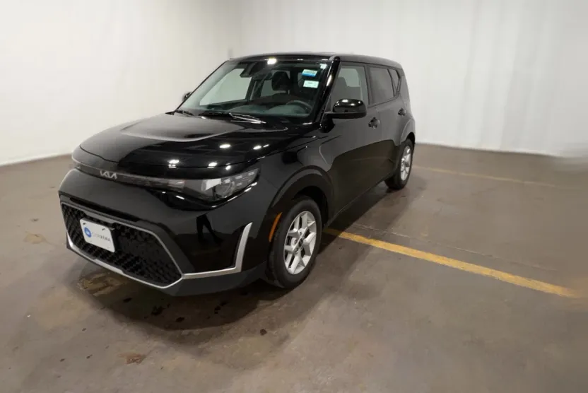 2024 Kia Soul LX photo 1