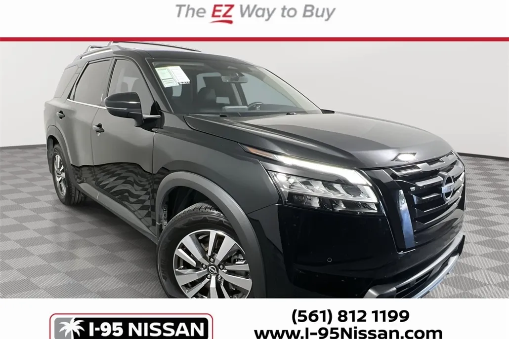 2023 Nissan Pathfinder SL photo 1