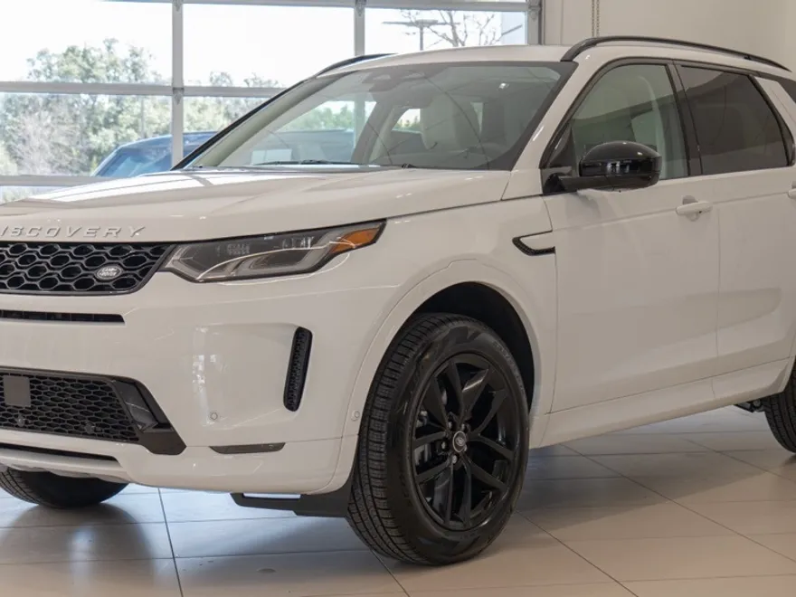 2025 Land Rover Discovery Sport S photo 1