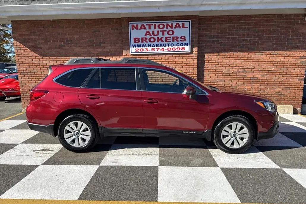 2015 Subaru Outback 2.5i Premium photo 1