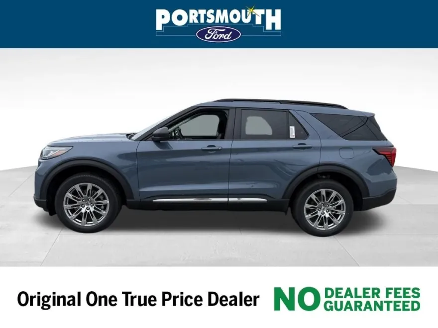 2025 Ford Explorer photo 1
