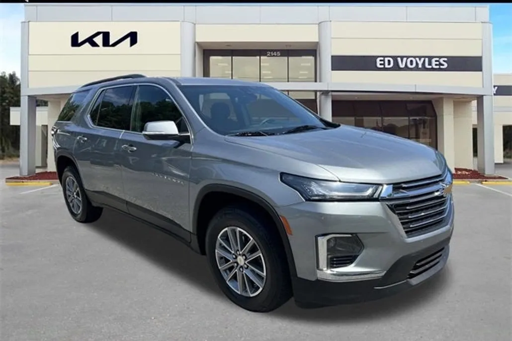 2023 Chevrolet Traverse 1LT photo 1