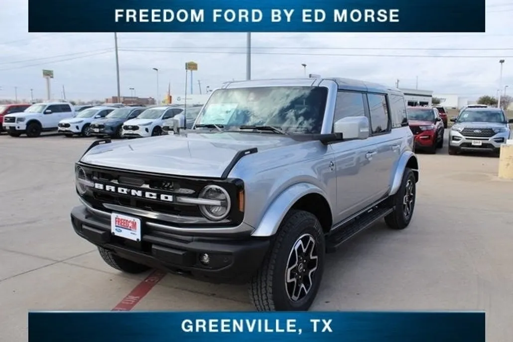 2024 Ford Bronco Outer Banks photo 1