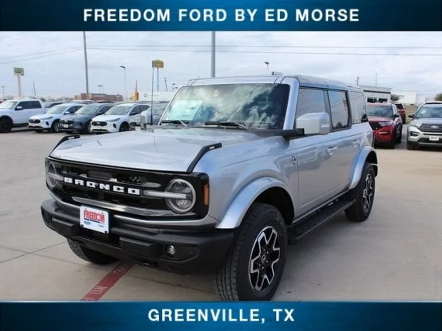 2024 Ford Bronco Outer Banks photo 1