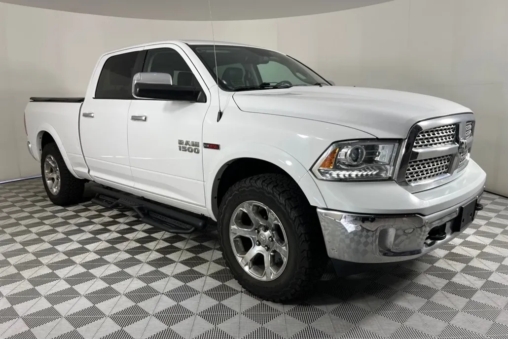 2018 Ram 1500 Laramie photo 1