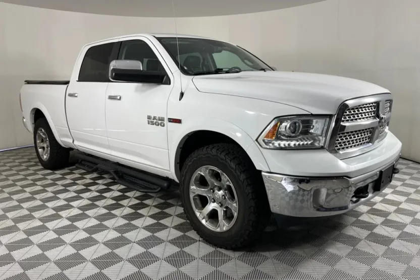2018 Ram 1500 Laramie photo 1