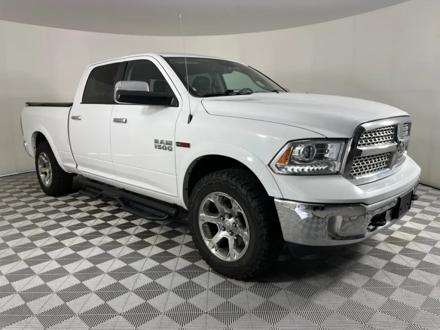 2018 Ram 1500 Laramie photo 1
