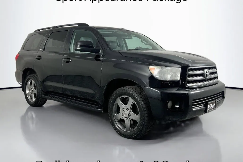 2013 Toyota Sequoia SR5 photo 1