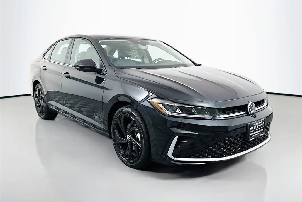 2025 Volkswagen Jetta SE photo 1