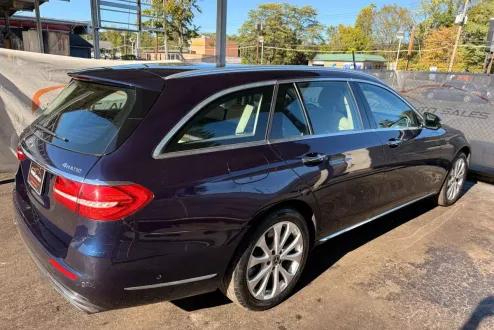 2018 Mercedes Benz E 400 4MATIC Wagon photo 2