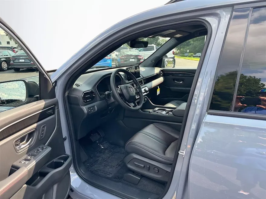 2025 Honda Pilot Black Edition photo 1