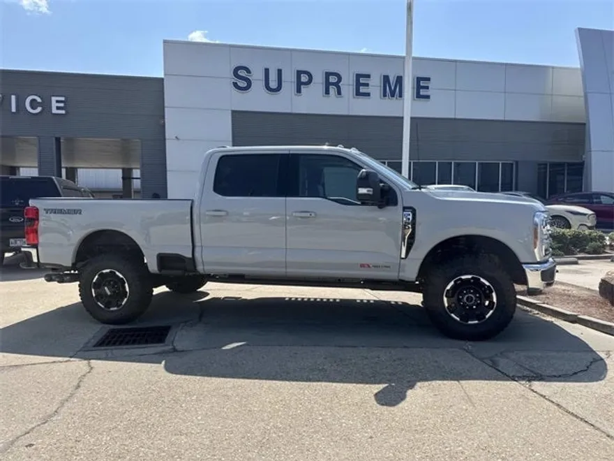 2025 Ford F-350 photo 1