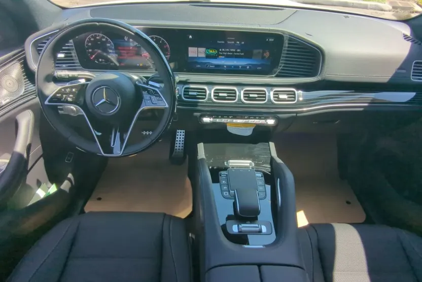 2026 Mercedes Benz GLS 450 4MATIC photo 1