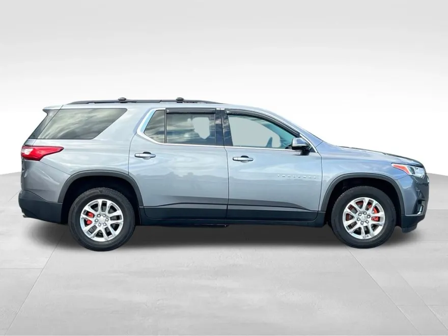 2020 Chevrolet Traverse Leather photo 1