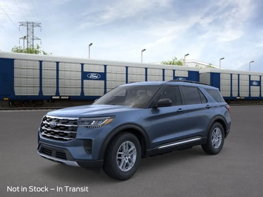2025 Ford Explorer photo 1