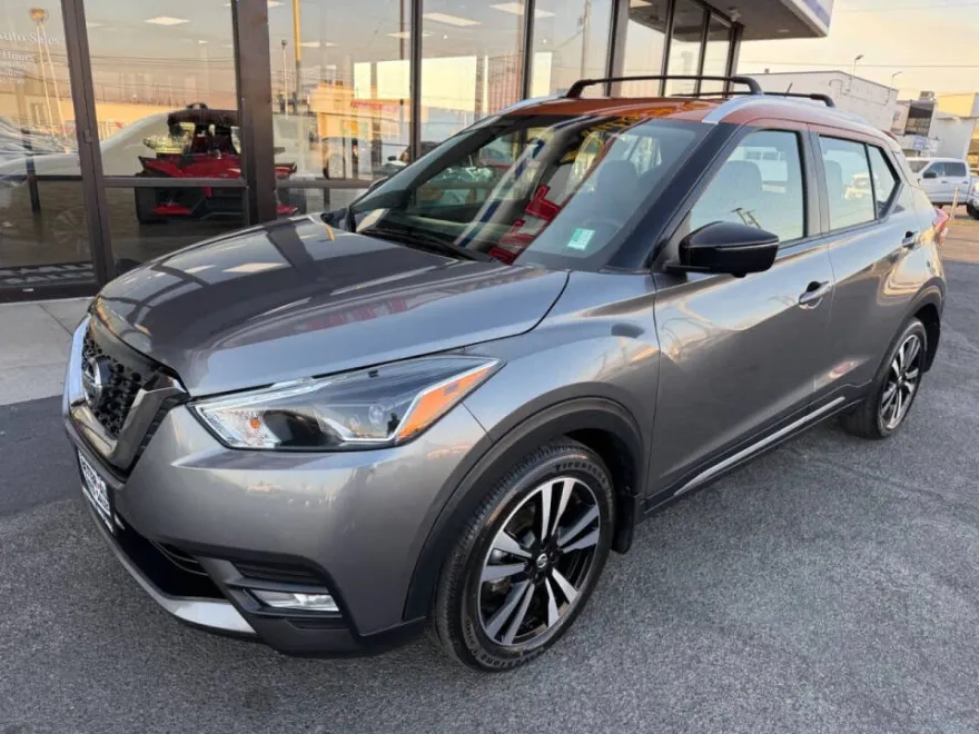 2018 Nissan Kicks SR photo 1