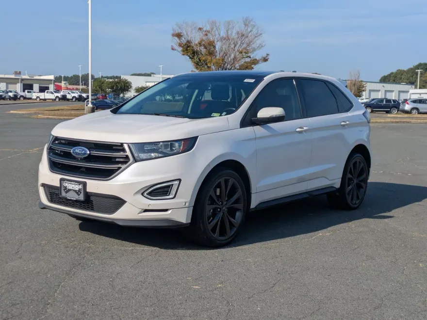 2018 Ford Edge Sport photo 1