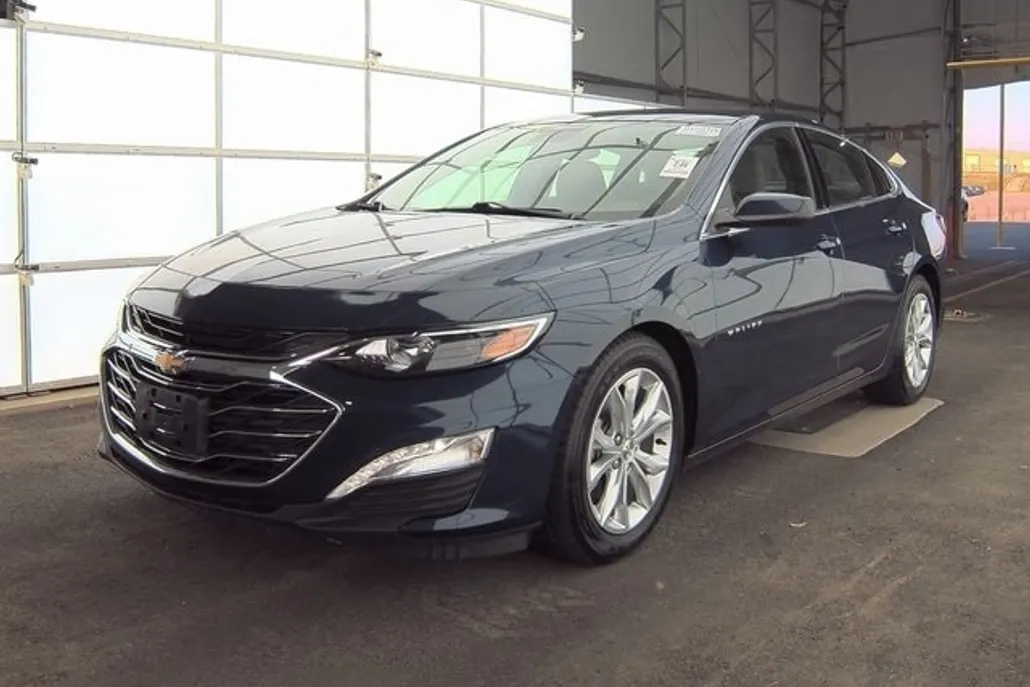 2021 Chevrolet Malibu 1LT photo 1