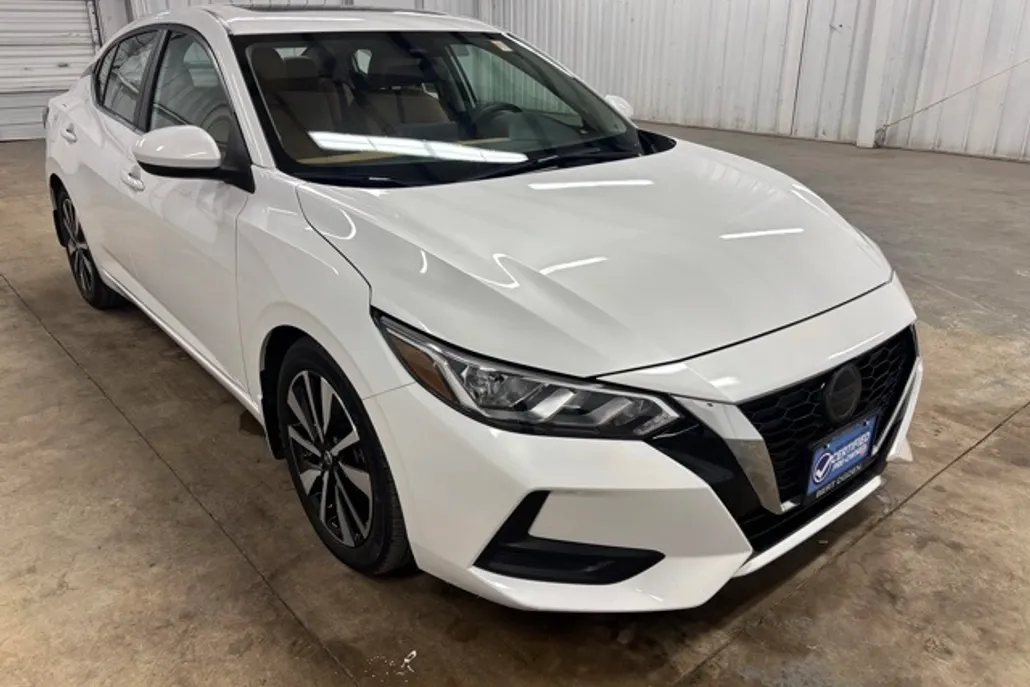 2022 Nissan Sentra SV photo 1