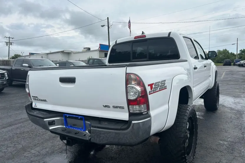 2015 Toyota Tacoma Double Cab photo 1