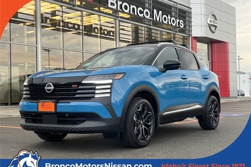 2025 Nissan Kicks SR photo 1