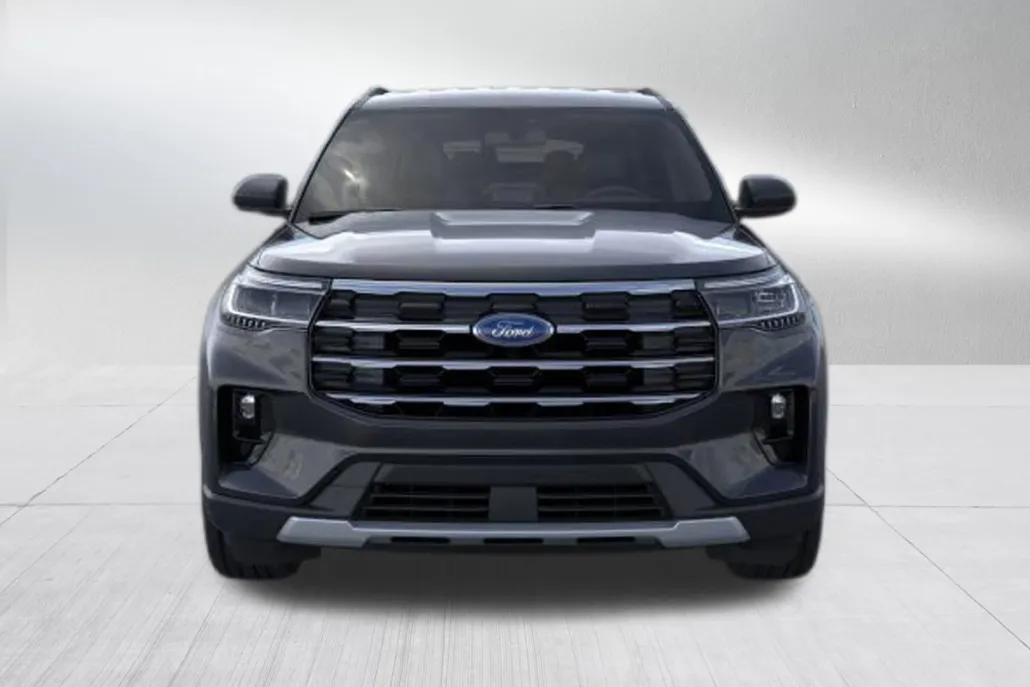 2025 Ford Explorer photo 1