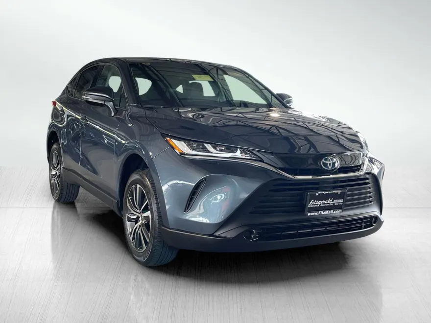 2023 Toyota Venza LE photo 1