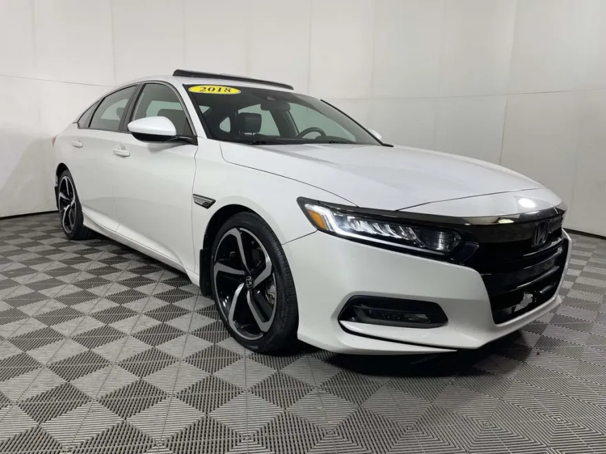 2018 Honda Accord Sport 2.0T photo 1