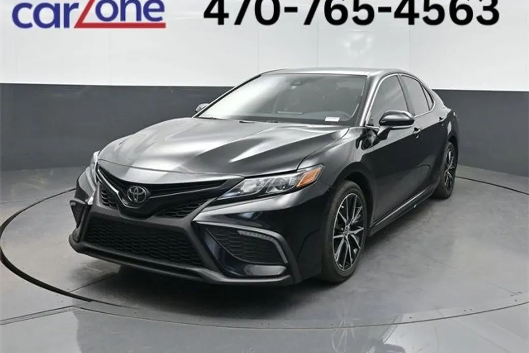 2024 Toyota Camry SE photo 1