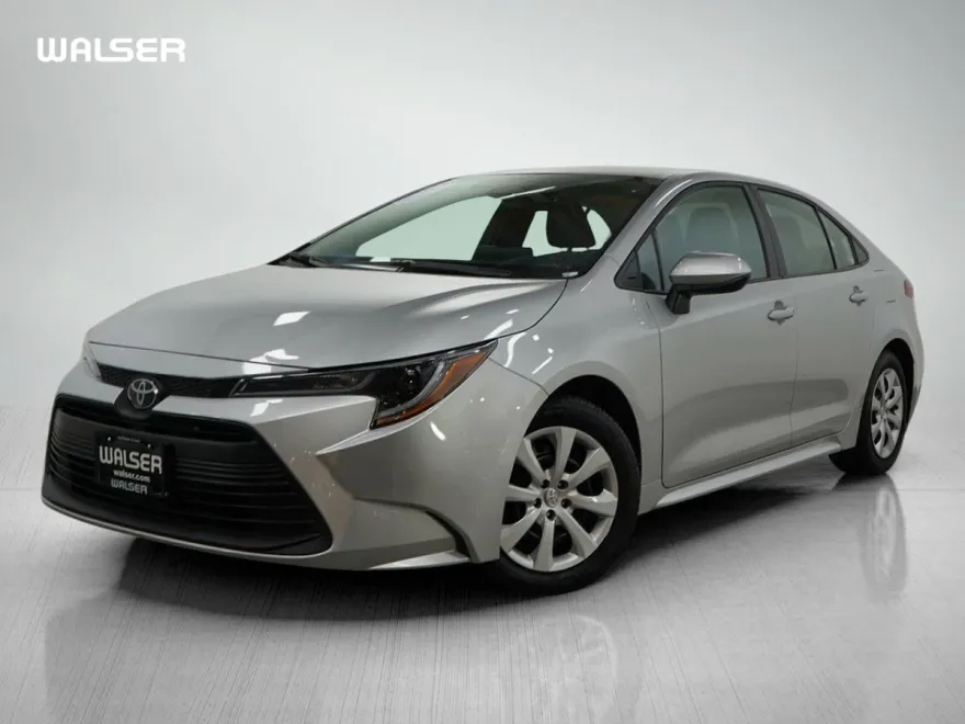 2024 Toyota Corolla LE photo 1
