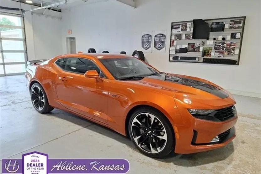 2022 Chevrolet Camaro LT1 photo 1