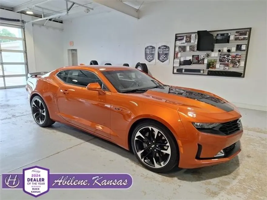 2022 Chevrolet Camaro LT1 photo 1