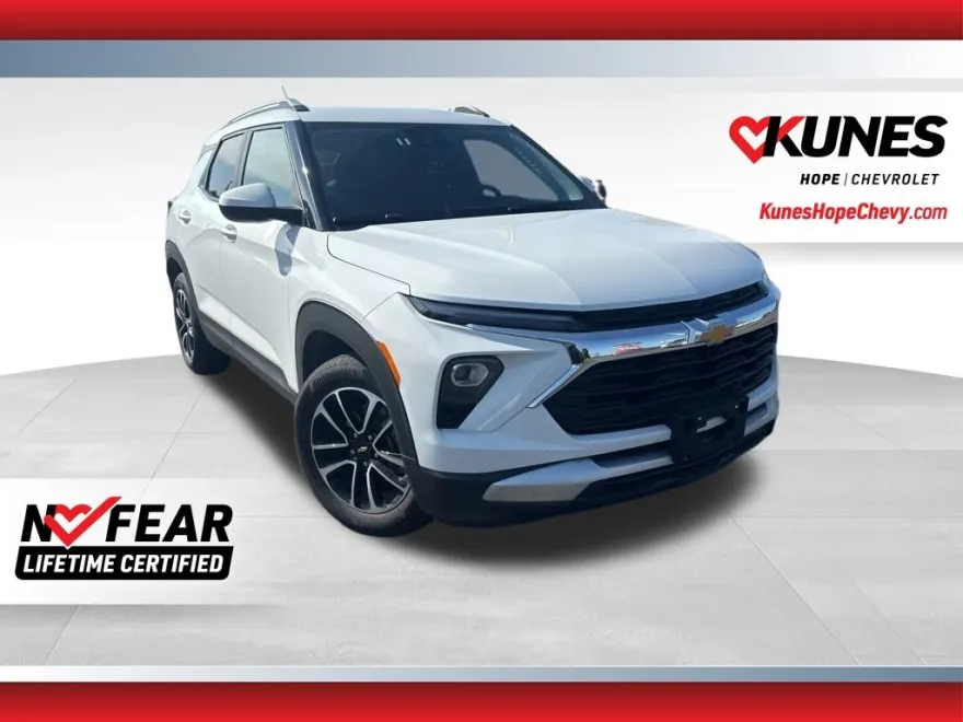 2024 Chevrolet Trailblazer LT photo 1