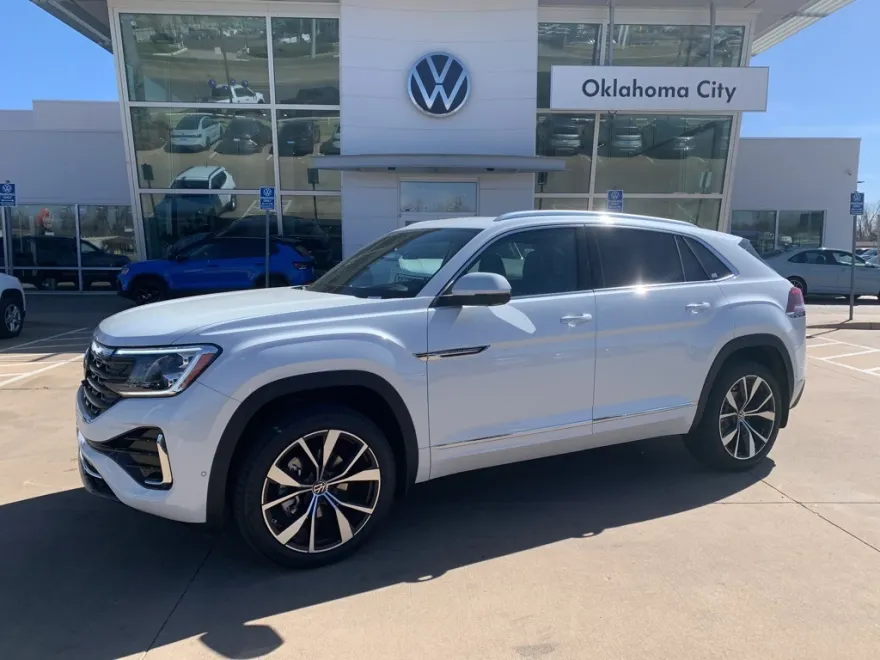 2025 Volkswagen Atlas Cross Sport SEL Premium R-Line photo 1