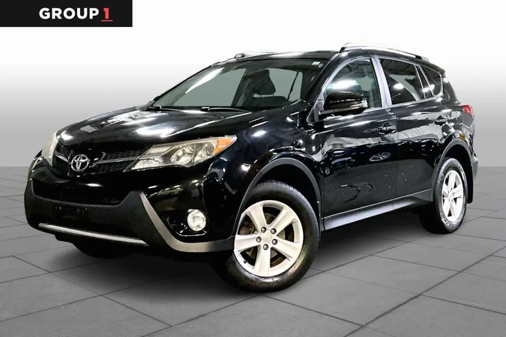2013 Toyota RAV4 XLE photo 1