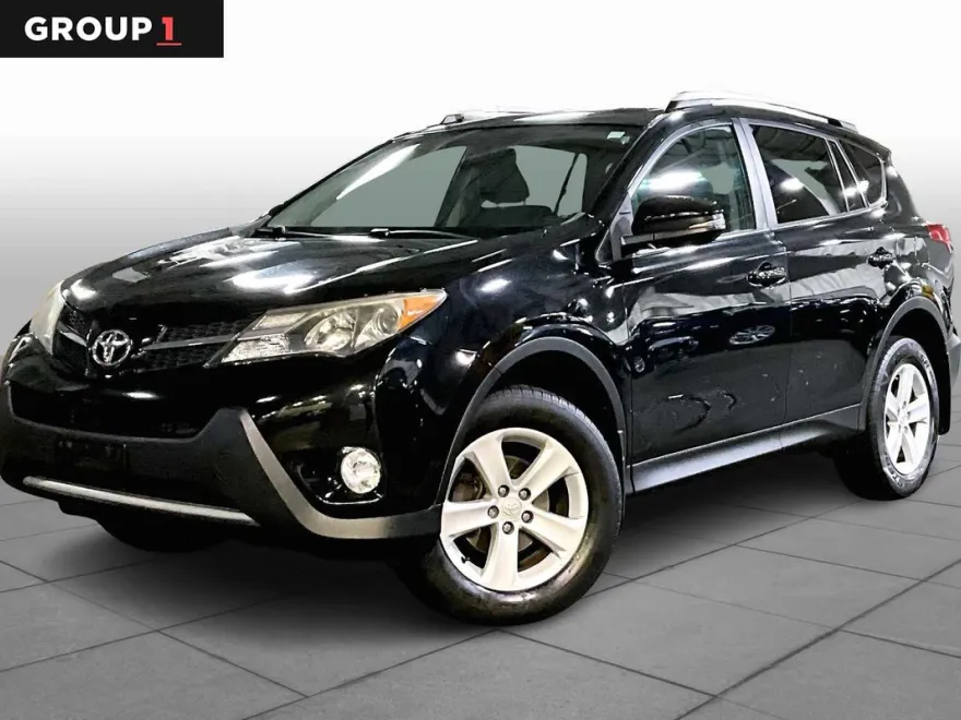 2013 Toyota RAV4 XLE photo 1