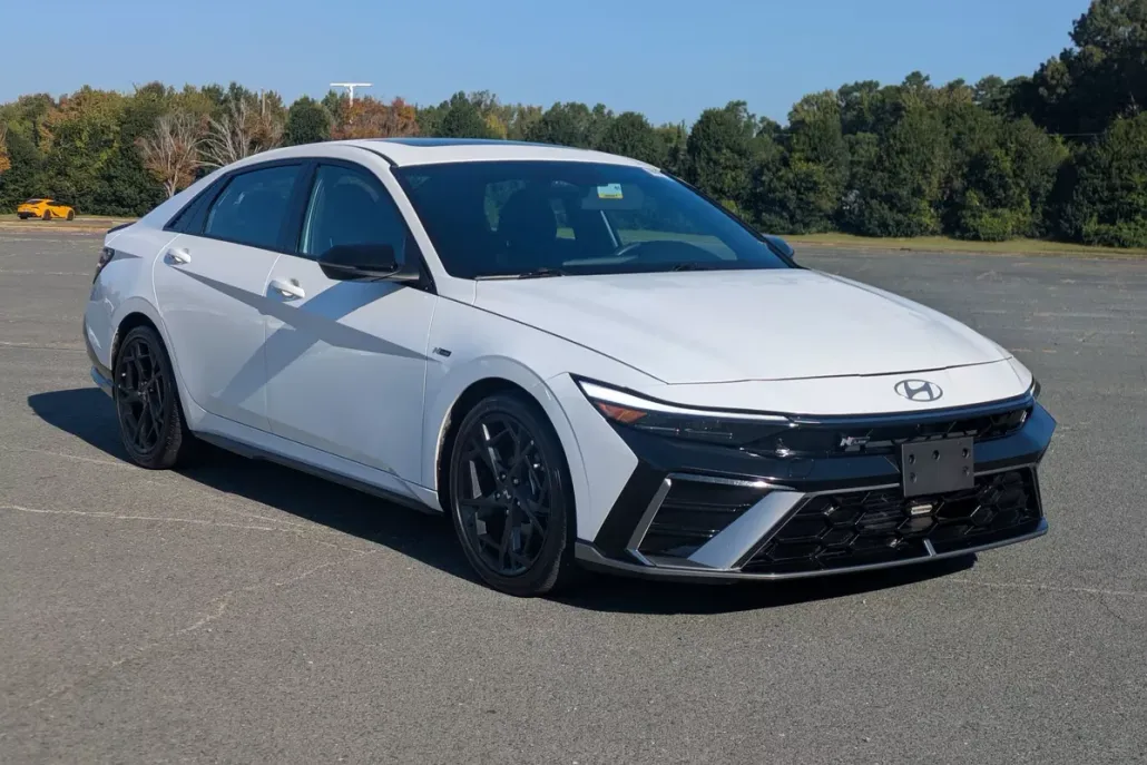 2024 Hyundai Elantra N Line photo 1