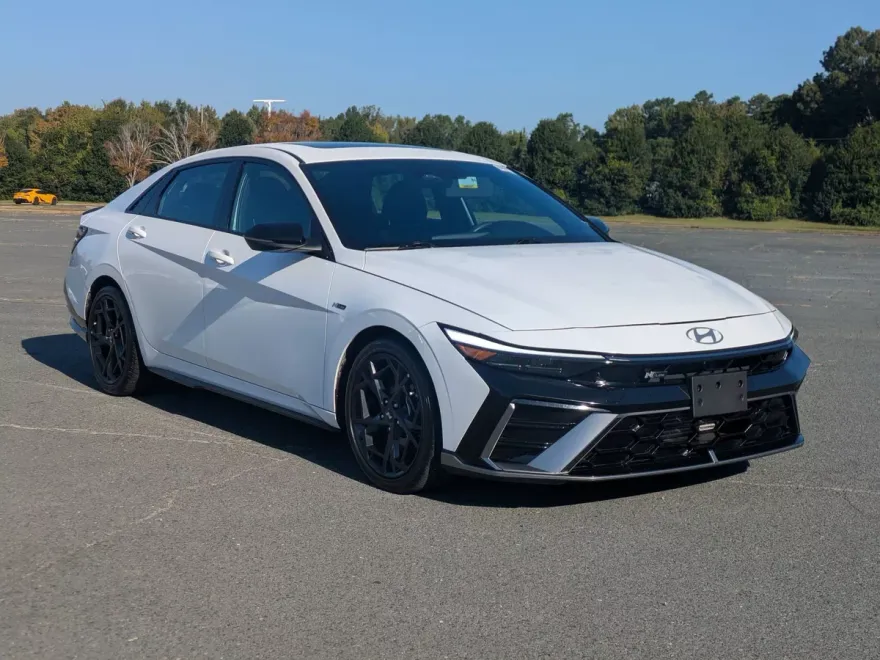 2024 Hyundai Elantra N Line photo 1