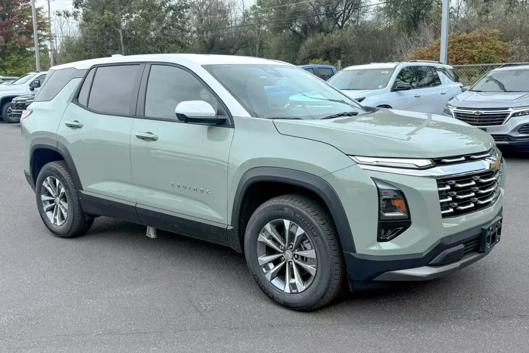 2026 Chevrolet Equinox LT photo 1