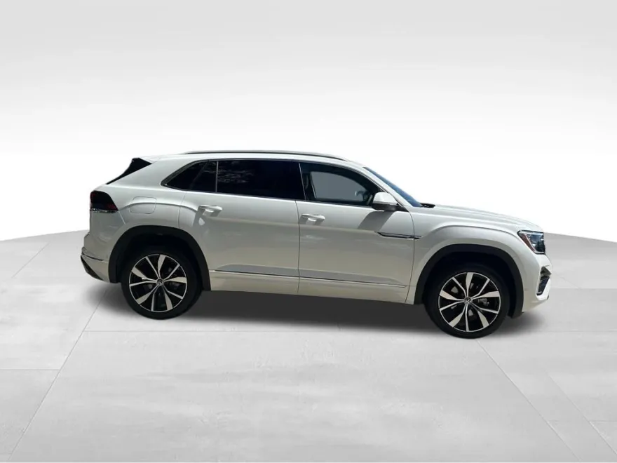 2026 Volkswagen Atlas Cross Sport SEL Premium R-Line photo 1