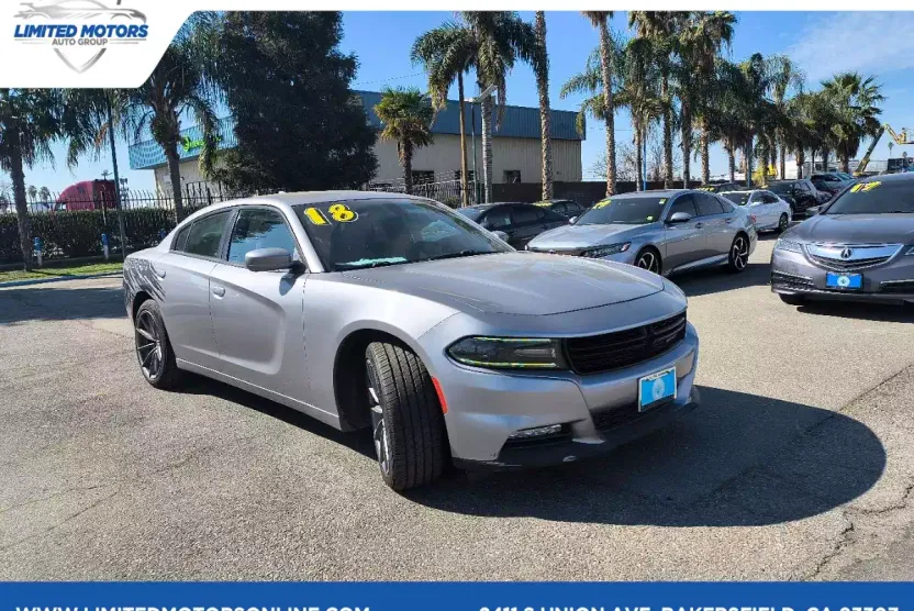 2018 Dodge Charger SXT Plus photo 1