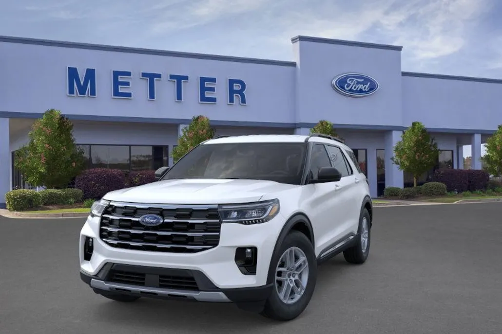 2025 Ford Explorer photo 1
